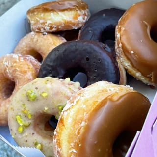 Mixed Box of Doughnuts (4 Piece)