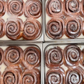 Box of 4 Cinnamon Rolls
